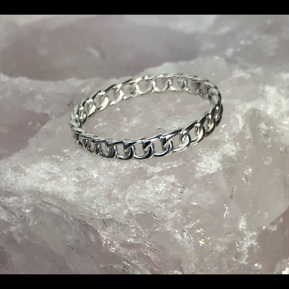 Brand New Ring - Silver Chain Link - Size 6